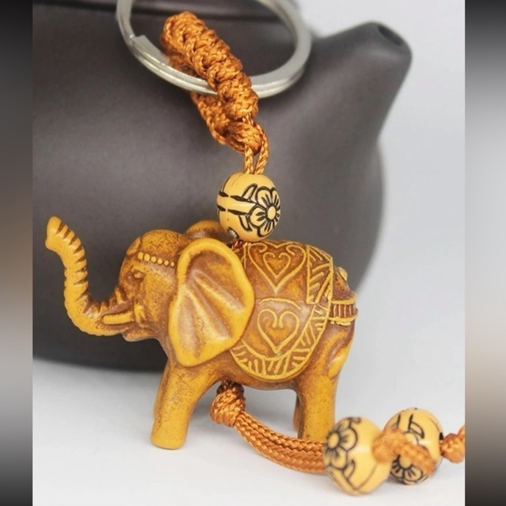 1 LEFT! Vintaged Beaded Elephant Keychain - Picture 3 of 4